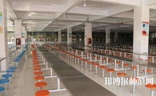 重慶開縣巨龍幼師中等職業(yè)技術(shù)學校