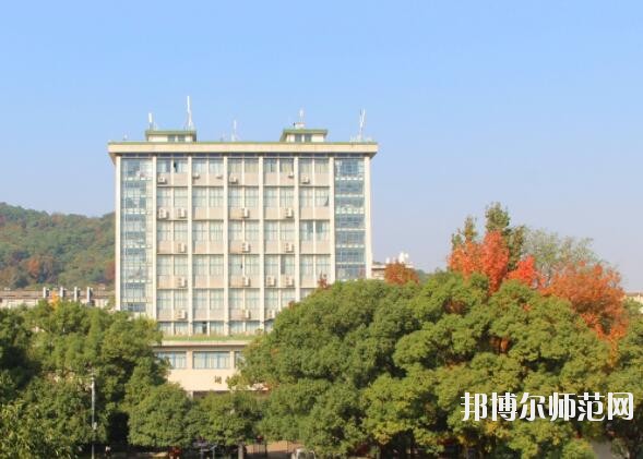 湖南大學師范學院財院校區(qū)招生辦聯系電話