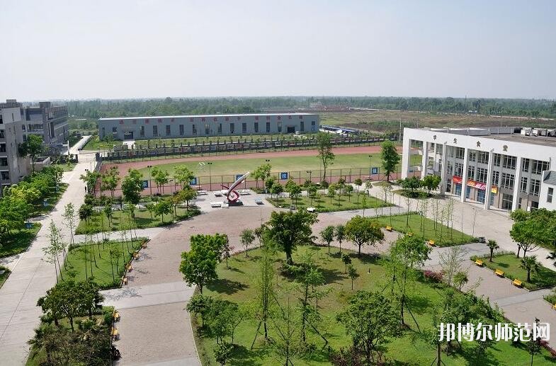 成都電子信息幼兒師范學(xué)校2018年報(bào)名條件、招生對(duì)象