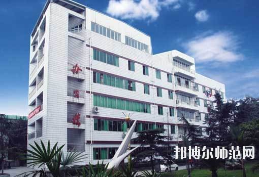 成都實(shí)驗(yàn)商貿(mào)幼兒師范管理學(xué)校2020年報(bào)名條件、招生要求、招生對(duì)象