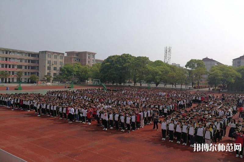 陜西工貿(mào)職業(yè)中等專業(yè)師范學(xué)校2020年報(bào)名條件、招生要求、招生對(duì)象