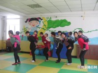 黃石2020年幼師學(xué)校中專升大?？际裁? /><b>黃石2020年幼師學(xué)校中專升大?？际裁?/b><span>2020-03-24 15:30</span><p>黃石2020年幼師學(xué)校中專升大?？际裁?現(xiàn)在這個(gè)發(fā)展這么迅速的社會，步入社會都是需要學(xué)歷的，你學(xué)歷高低取決于你的工作崗位，薪</p></a></li>
            <li><a href=