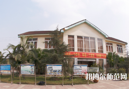 重慶聚英幼師技工學校怎么樣、好不好
