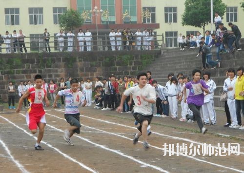 眉山2021年幼師學校中專升大?？际裁? width=
