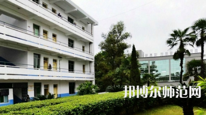 2023年自貢旅游幼師職業(yè)高級(jí)中學(xué)報(bào)名條件、招生對(duì)象