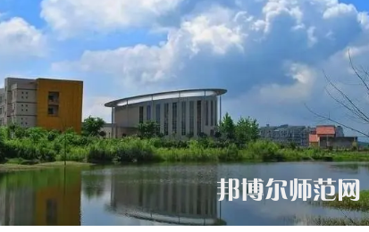 2023年重慶師范大學(xué)涉外商貿(mào)學(xué)院報(bào)名條件、招生對象